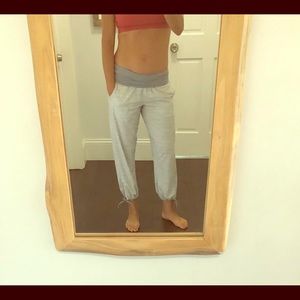 Lululemon crops with pockets